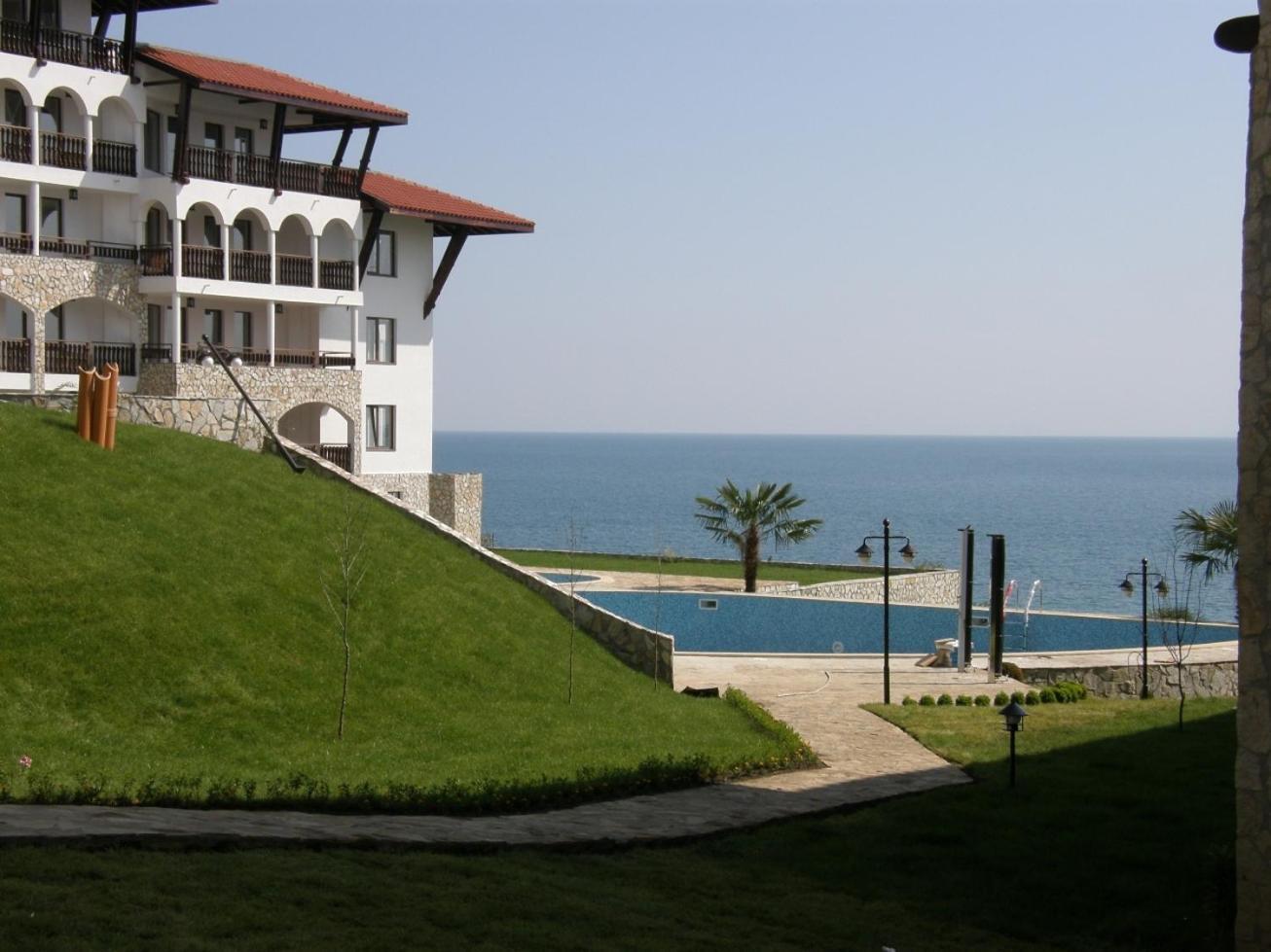 Monastery 1 Apart Complex First Line Sveti Vlas Exteriör bild