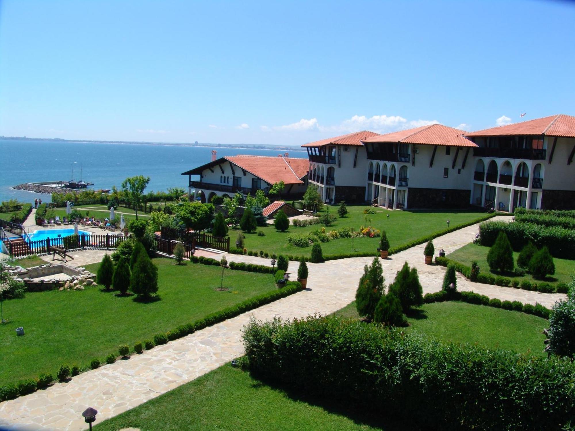 Monastery 1 Apart Complex First Line Sveti Vlas Exteriör bild