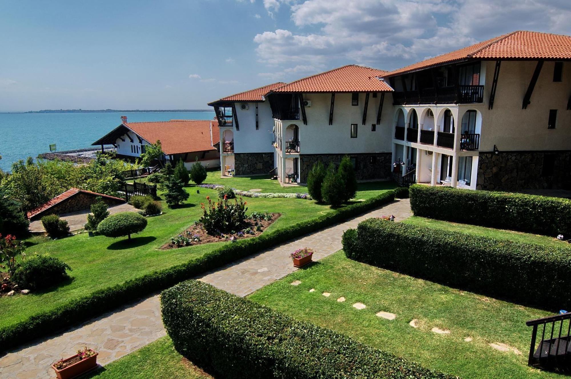 Monastery 1 Apart Complex First Line Sveti Vlas Exteriör bild